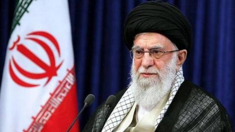 Το Twitter αναστέλλει τον λογαριασμό του ανώτατου ηγέτη του Ιράν, Χαμενεΐ