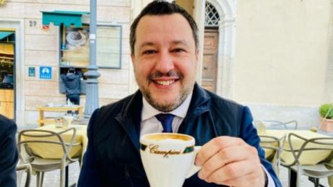 Εμφανίζεται ο δρόμος της Ιταλικής ακροδεξιάς Salvini στο δικαστήριο